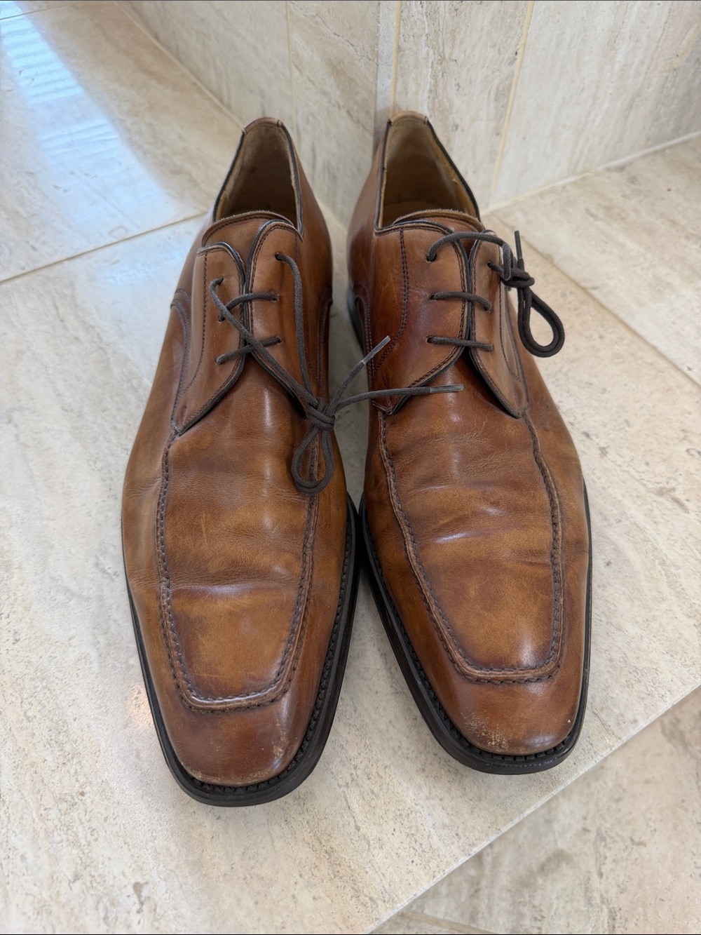 Magnanni Cognac Leather Lace-Up Derbys